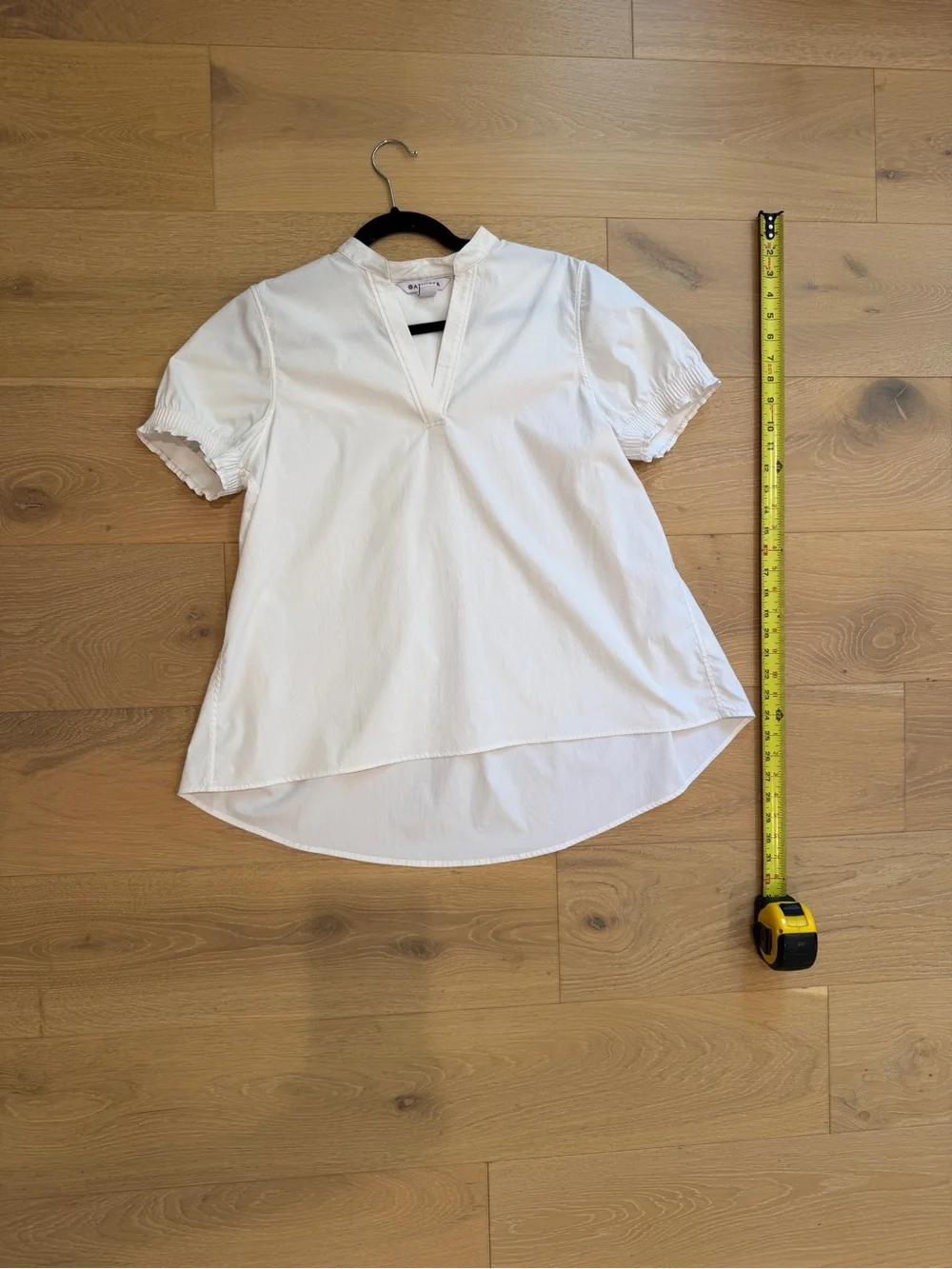 Athleta Ivory V-Neck Short Puff Sleeve Blouse